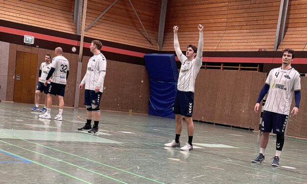 Zweite: Auswärtssieg & Tabellenführung!